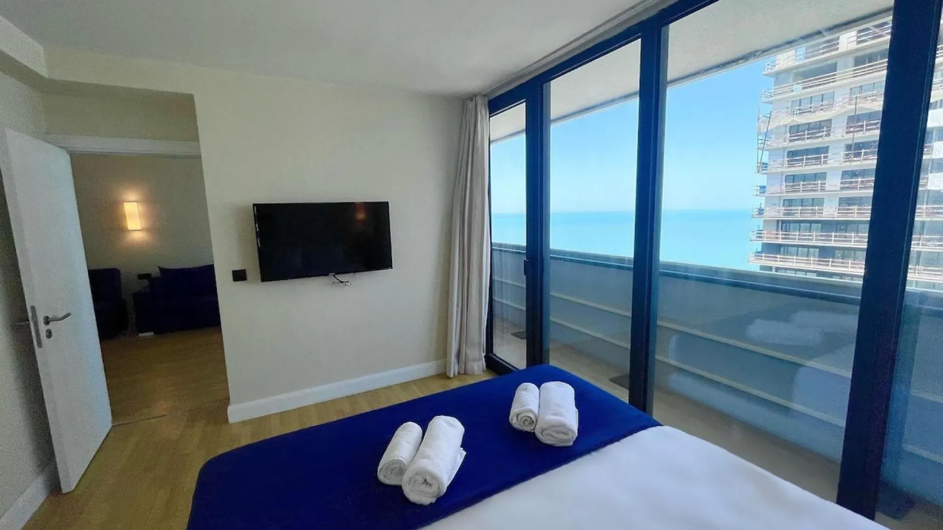 Delux Sea View Aparthotel In Orbi City Batumi 0*,
