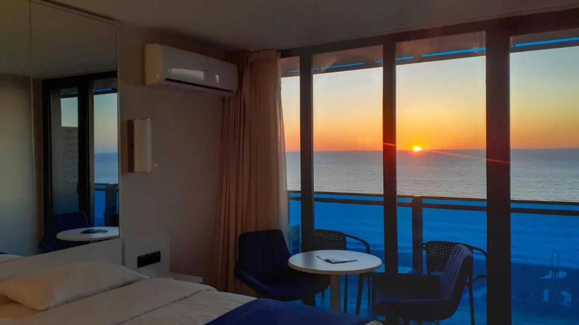Delux Sea View Aparthotel In Orbi City Batumi Apartment