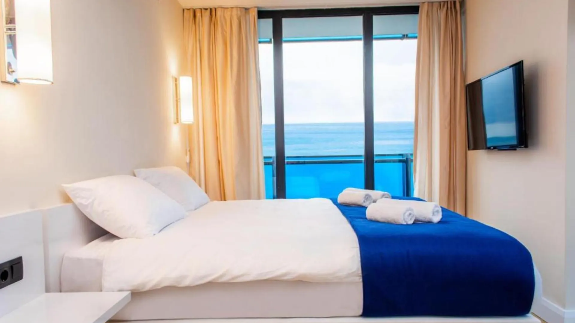 Delux Sea View Aparthotel In Orbi City Batumi 0*,  Georgia