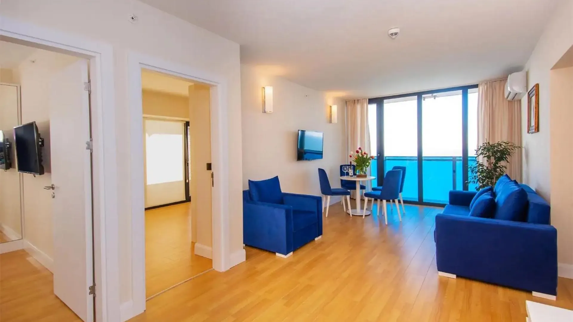 Delux Sea View Aparthotel In Orbi City Batumi 0*,